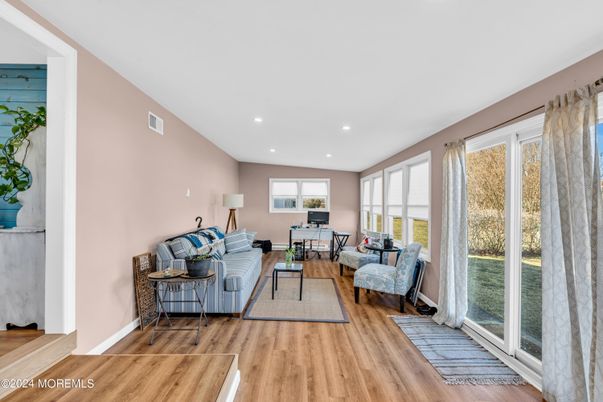 Interior, Living room, Recessed Lighting, Wood Texture Flooring