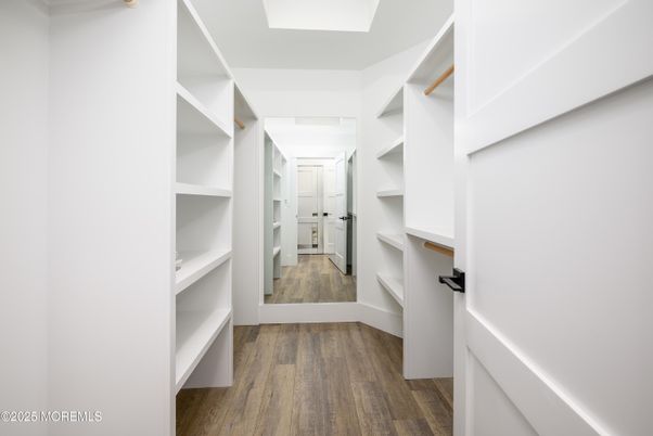 Interior, Walk-in Closets, Wood Texture Flooring