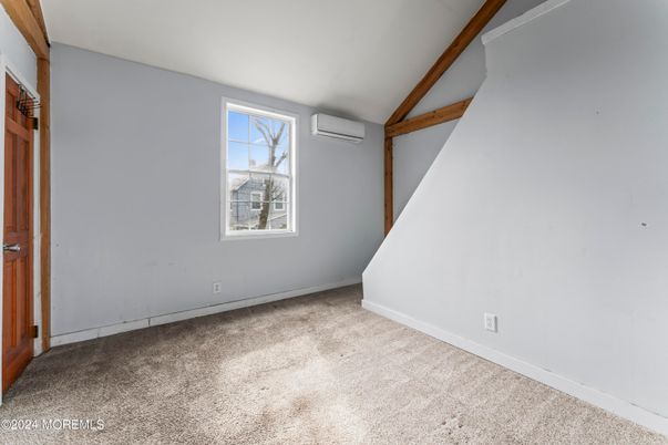 Empty room, Interior, Wooden Beams