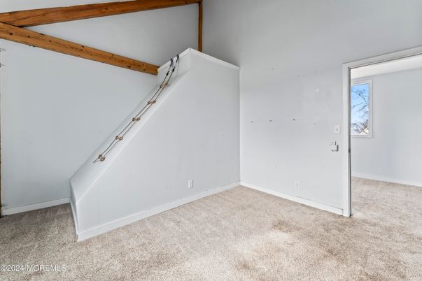 Empty room, Interior, Wooden Beams