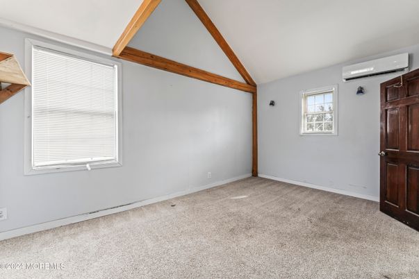 Empty room, Interior, Wooden Beams