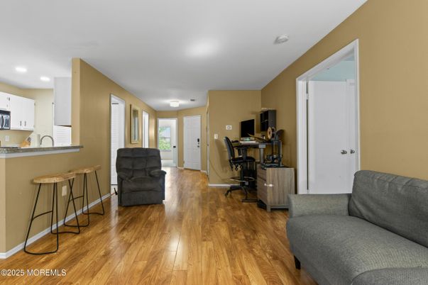 Home Office, Interior, Kitchen, Recessed Lighting, Wood Texture Flooring