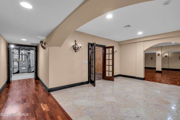 Interior, Recessed Lighting, Wood Texture Flooring