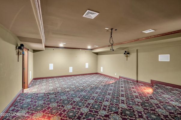 Empty room, Interior, Recessed Lighting