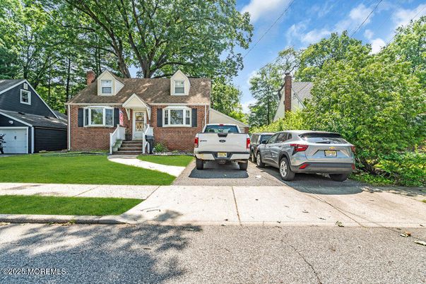 Exterior, Facade, Brick Facade, Cape Cod