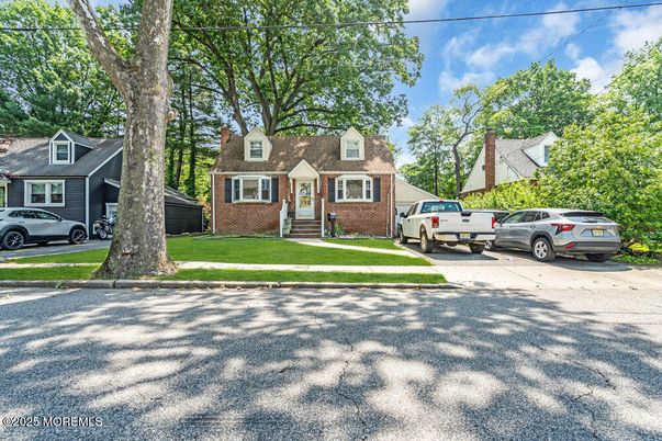 Exterior, Facade, Brick Facade, Cape Cod