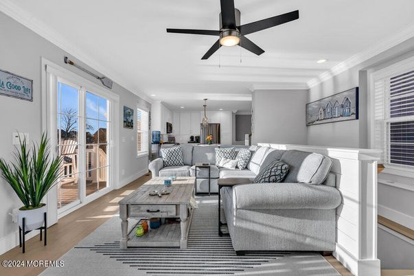 Interior, Kitchen, Living room, Pendant Lights, Recessed Lighting, Wood Texture Flooring