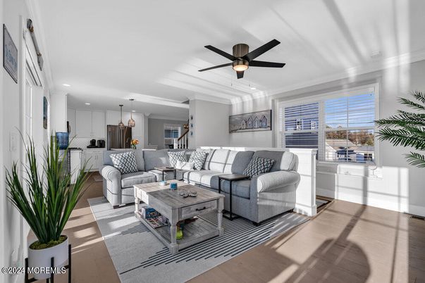 Interior, Kitchen, Living room, Pendant Lights, Recessed Lighting, Wood Texture Flooring