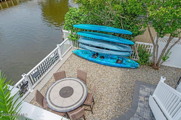 Exterior, Pool, Water