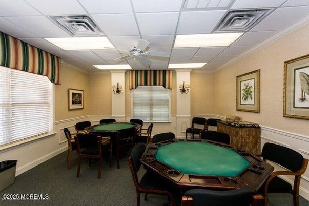 Game Room, Interior