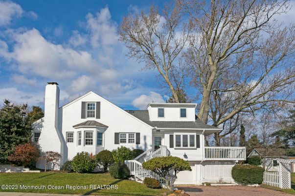 Exterior, Facade, Farmhouse