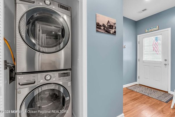 Interior, Recessed Lighting, Utility Closets, Washer, Wood Texture Flooring