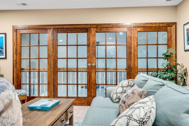 Interior, Living room, Water
