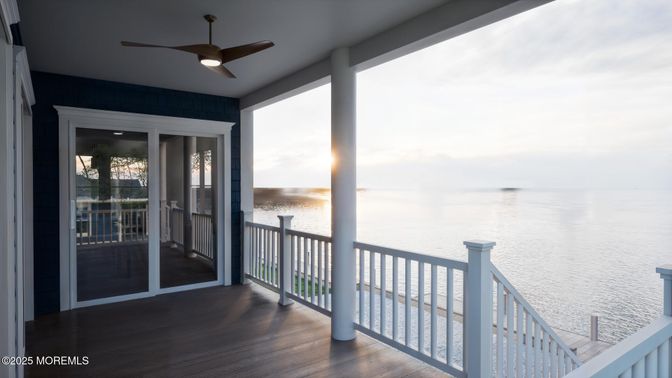 Exterior, Interior, Water