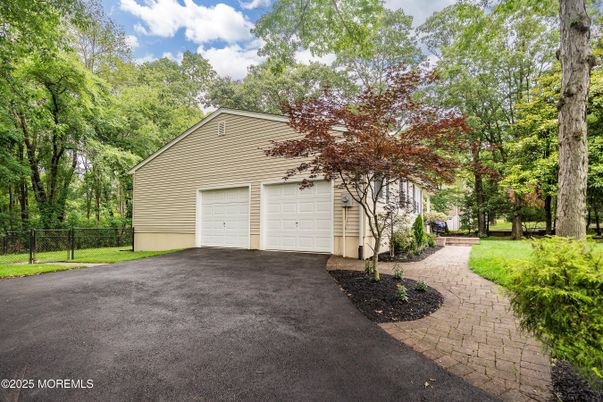 Detached Garage, Exterior