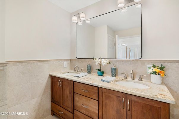 Bathroom, Dual Sink Vanities, Interior