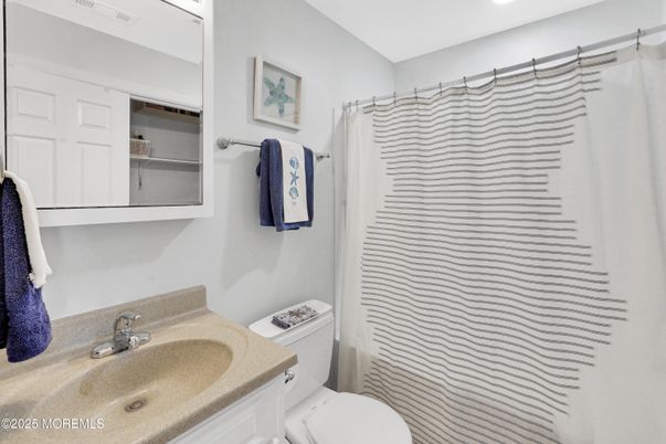 Bathroom, Interior, Recessed Lighting