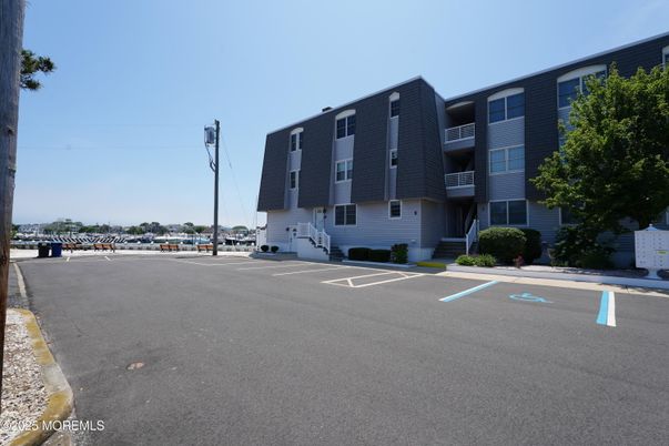 Exterior, Facade, Condo Building