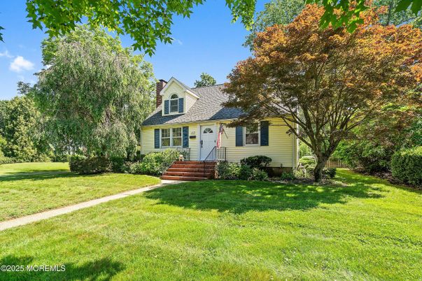 Exterior, Facade, Cape Cod