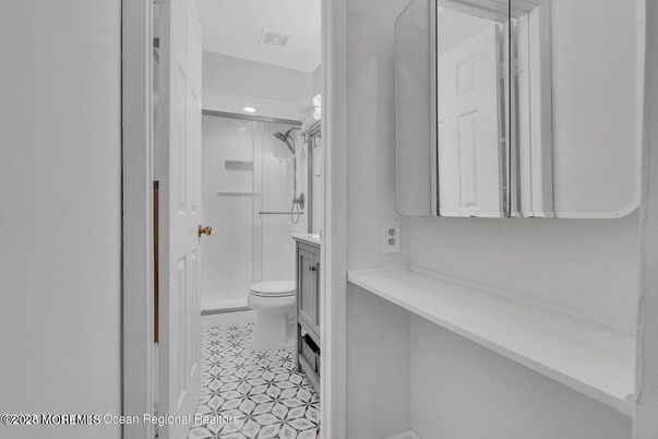 Bathroom, Interior, Recessed Lighting