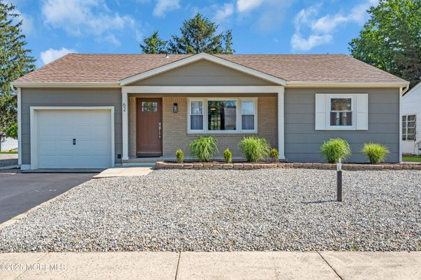 Attached, Exterior, Facade, Ranch
