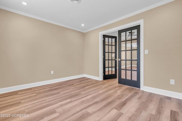 Empty room, Interior, Recessed Lighting, Wood Texture Flooring