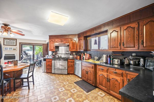 Dining room, Interior, Kitchen, Stainless Steel Appliances