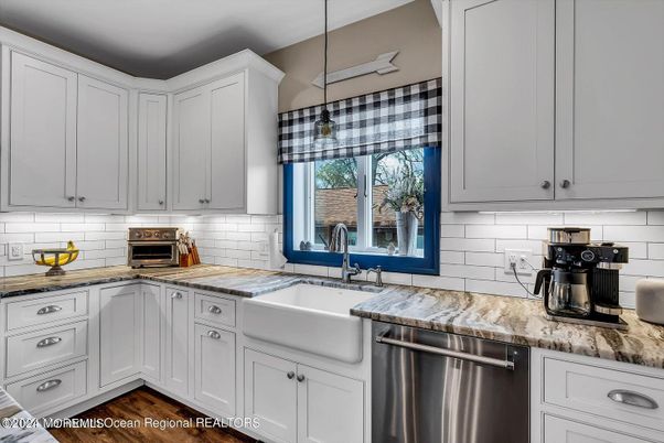 Interior, Kitchen, Pendant Lights, Stainless Steel Appliances, Wood Texture Flooring