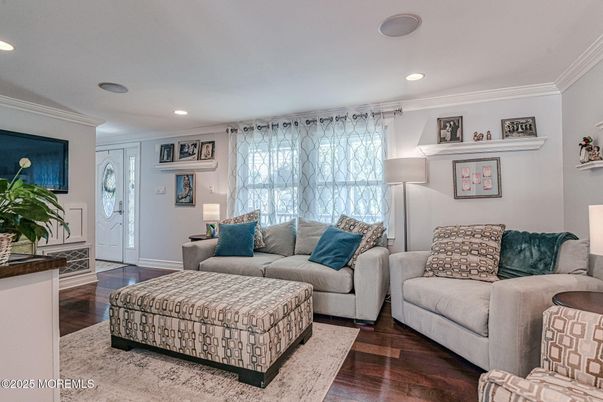Interior, Living room, Recessed Lighting, Wood Texture Flooring