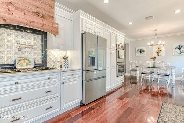 Chandelier, Dining room, Interior, Kitchen, Recessed Lighting, Wood Texture Flooring
