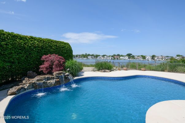 Exterior, Pool, Water