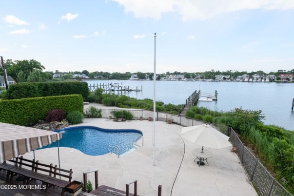 Exterior, Pool, Water