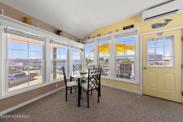 Dining room, Interior, Sun Room, Water