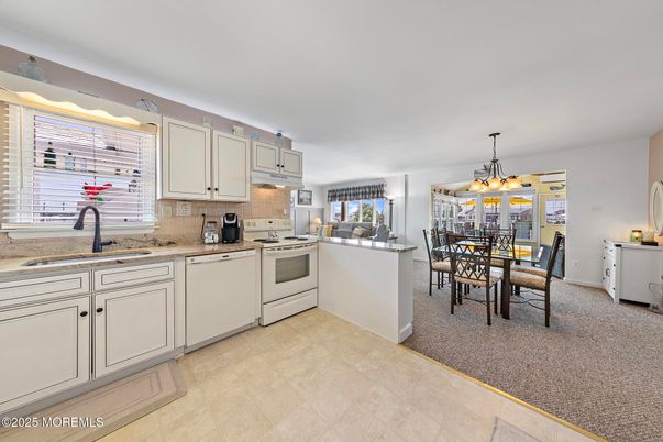 Dining room, Interior, Kitchen, Pendant Lights
