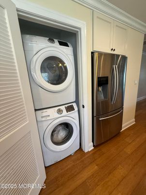 Interior, Utility Closets, Washer, Wood Texture Flooring