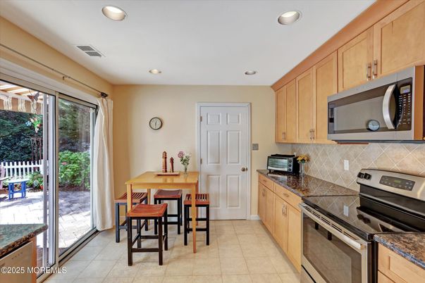 Dining room, Interior, Kitchen, Recessed Lighting