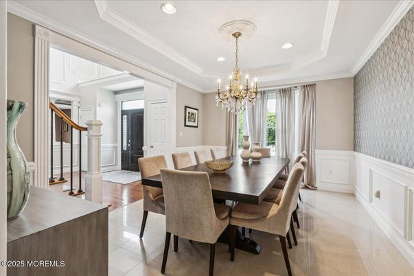 Chandelier, Dining room, Interior, Recessed Lighting, Wood Texture Flooring