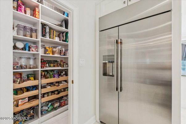 Interior, Stainless Steel Appliances