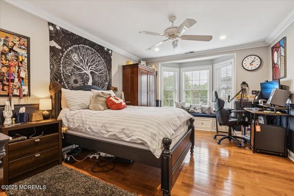 Bedroom, Home Office, Interior, Recessed Lighting, Wood Texture Flooring