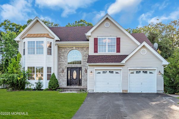 Attached, Exterior, Facade, Brick Facade, Farmhouse