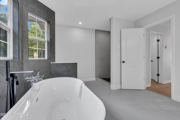 Bathroom, Free Standing Baths, Interior, Recessed Lighting