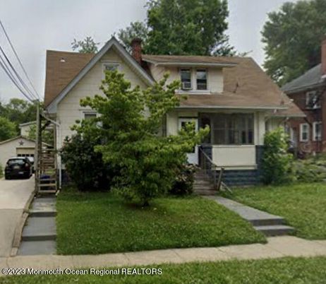 Exterior, Facade, American Foursquare