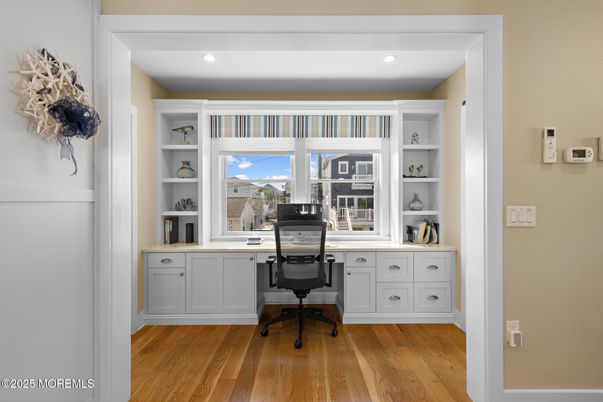 Home Office, Interior, Recessed Lighting, Wood Texture Flooring