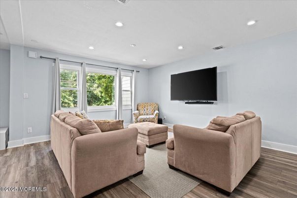 Interior, Living room, Recessed Lighting, Wood Texture Flooring