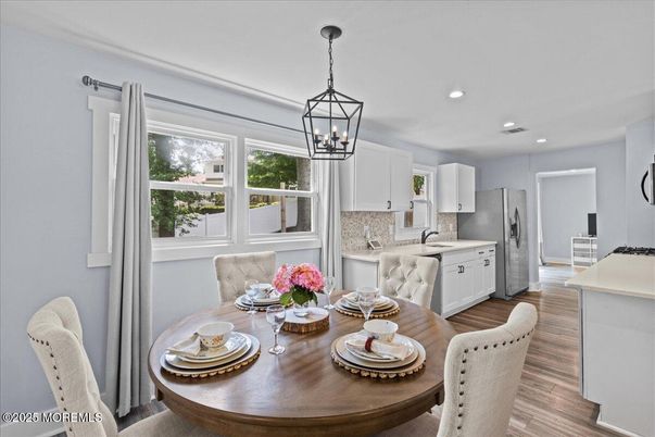 Chandelier, Dining room, Interior, Kitchen, Pendant Lights, Recessed Lighting, Wood Texture Flooring
