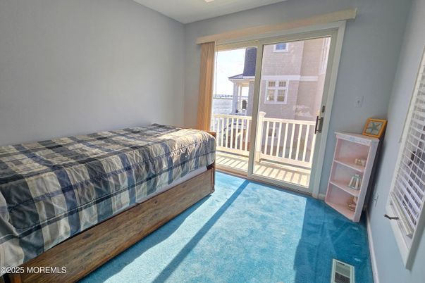Bedroom, Interior, Water