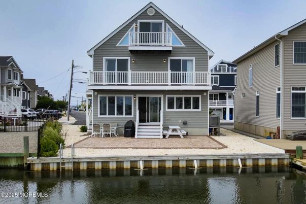 Exterior, Water