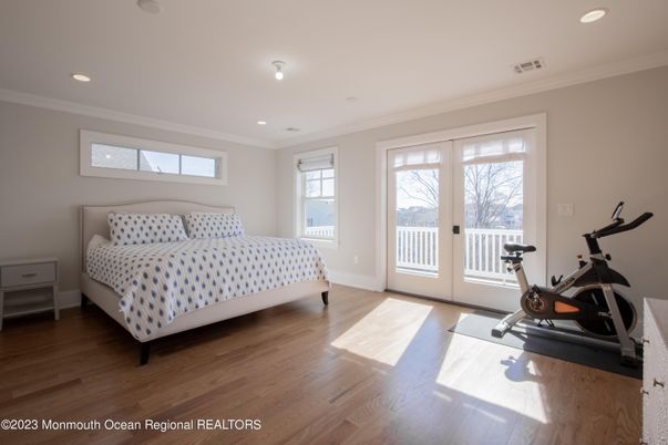 Bedroom, Fitness Equipment, Interior, Recessed Lighting, Wood Texture Flooring