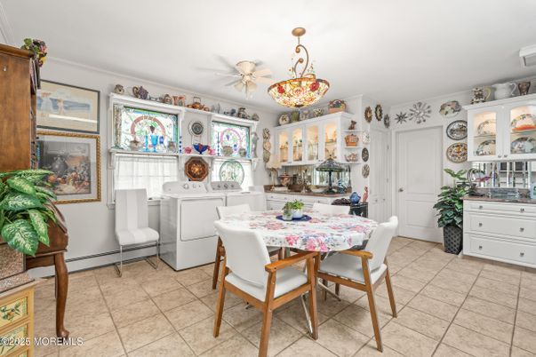 Dining room, Interior
