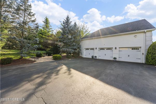 Detached Garage, Exterior